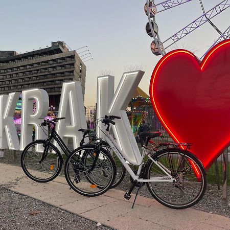 Jacuzzi & Bike Apartment, クラクフ エクステリア 写真