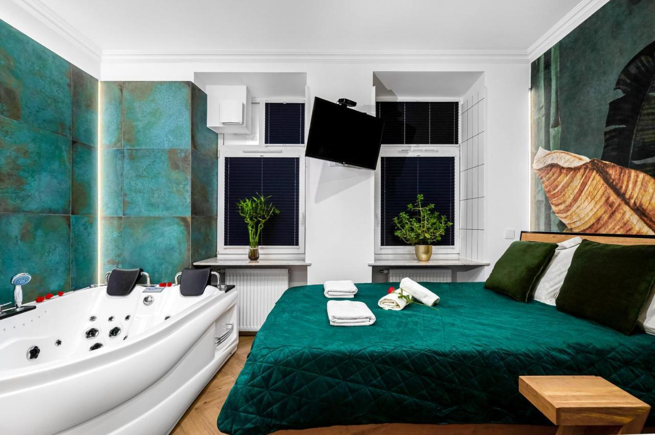 Jacuzzi & Bike Apartment, クラクフ エクステリア 写真