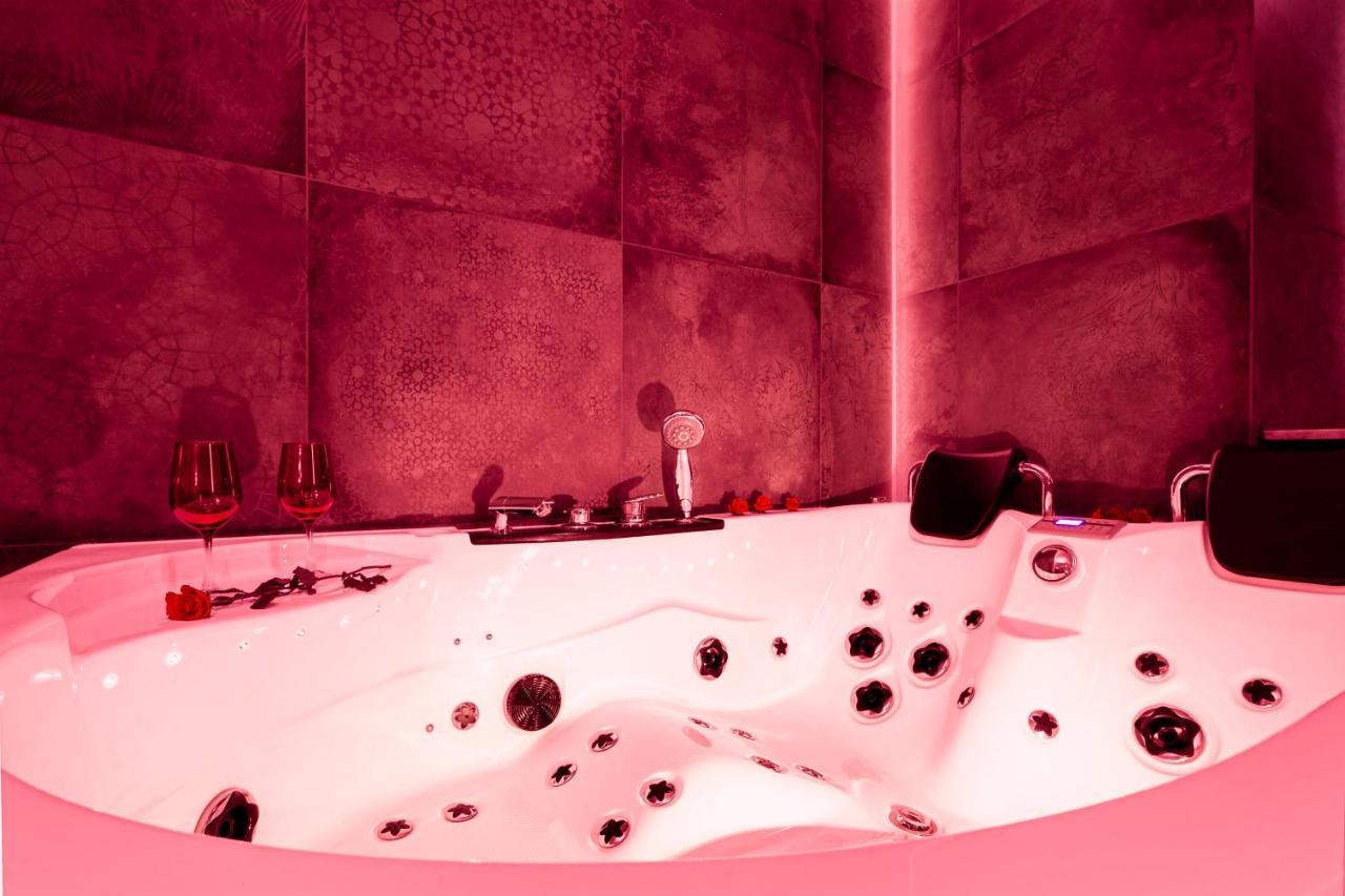 Jacuzzi & Bike Apartment, クラクフ エクステリア 写真